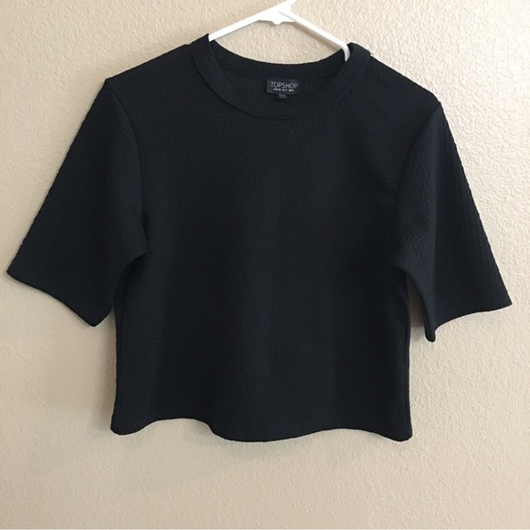Topshop Tops - Top Shop Crew Neck Cropped Short Sleeve Sweater Shirt Black Patterned Sz 4
